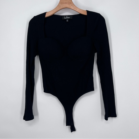 Lulu’s Black Ribbed Keep Your Attention Long Sleeve Sweetheart Bodysuit - Picture 2 of 6